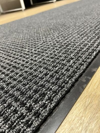Tapis d'hiver haut de gamme à 30,00 $ / pied linéaire pour un style raffiné et durable - Oxford